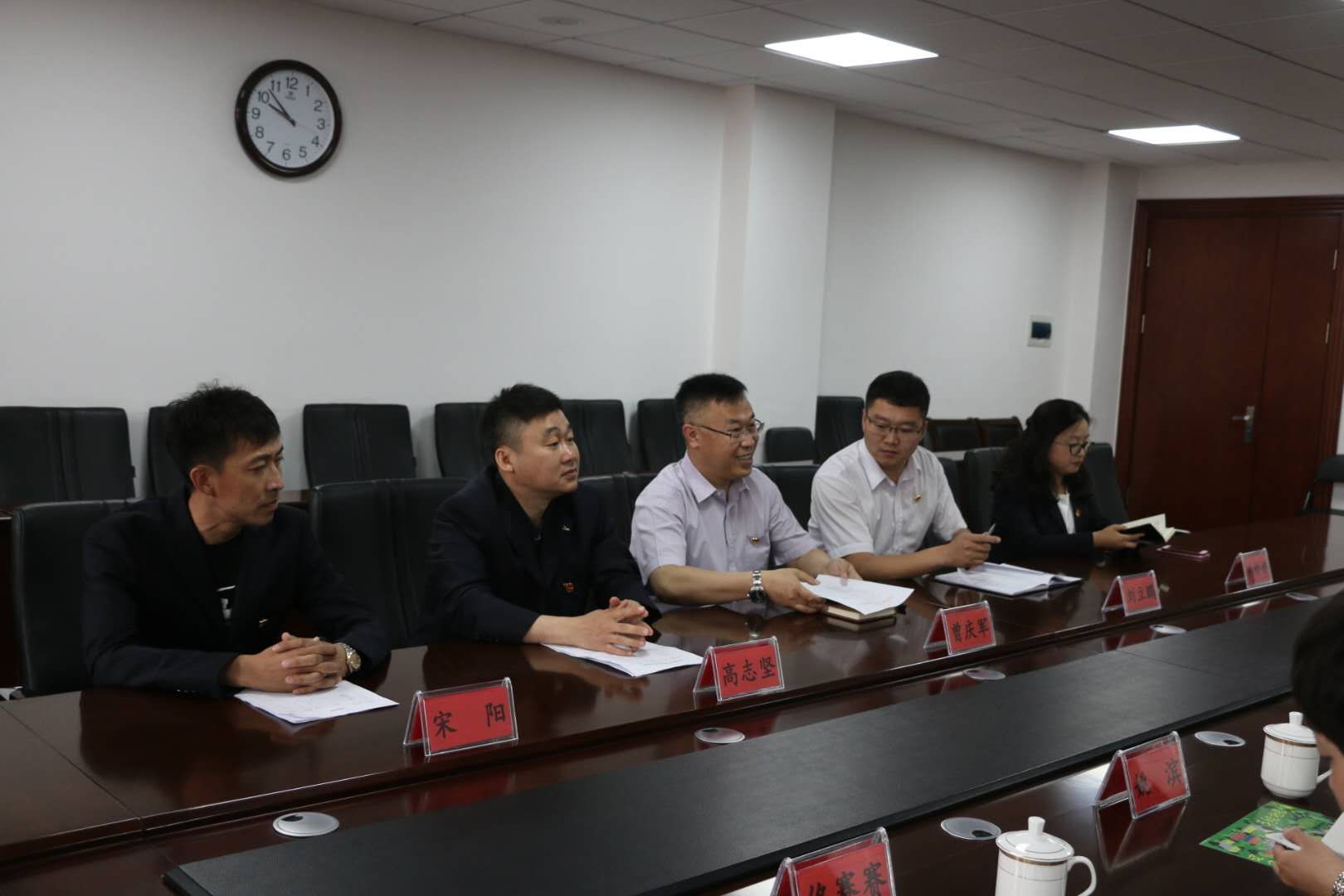 中国铁路沈阳局集团公司团委吴战杰副书记一行到我校调研交流