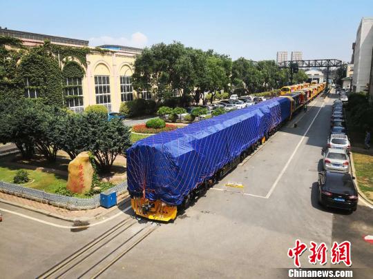 10年来，中车大连公司出口新西兰内燃机车总量已到达63台。　邢毅 摄