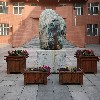 思源楼前.